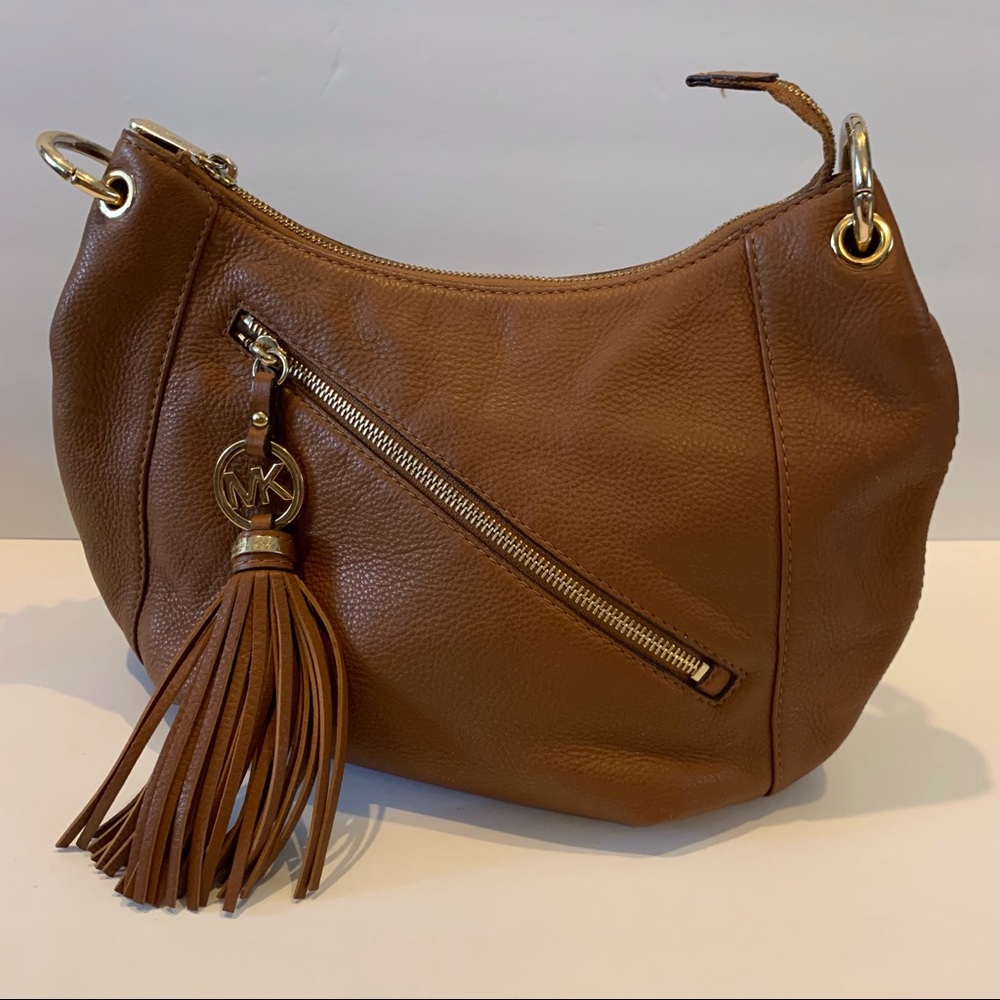 EUC Michael Kors Charm Tassel Gold Link Chain Large Leather Shoulder‎ Tote